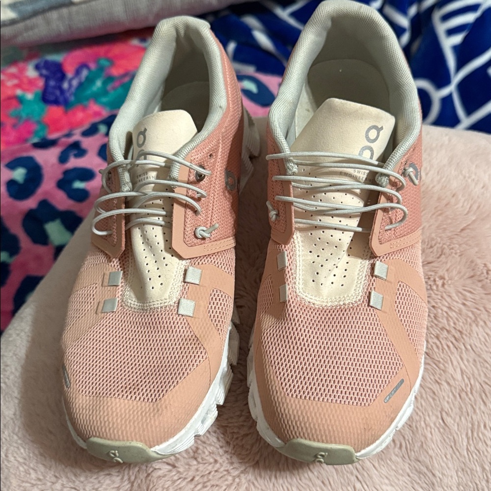 On Running Coral  Sneaker - Women’s size 9